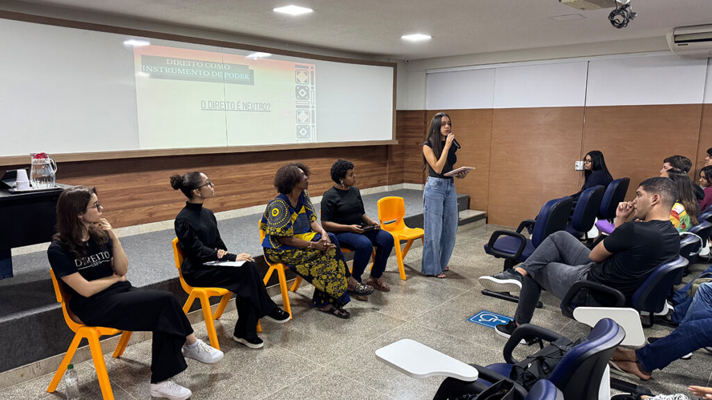 Oficina no Colégio ASAS promove debate sobre Direito e Relações Raciais
